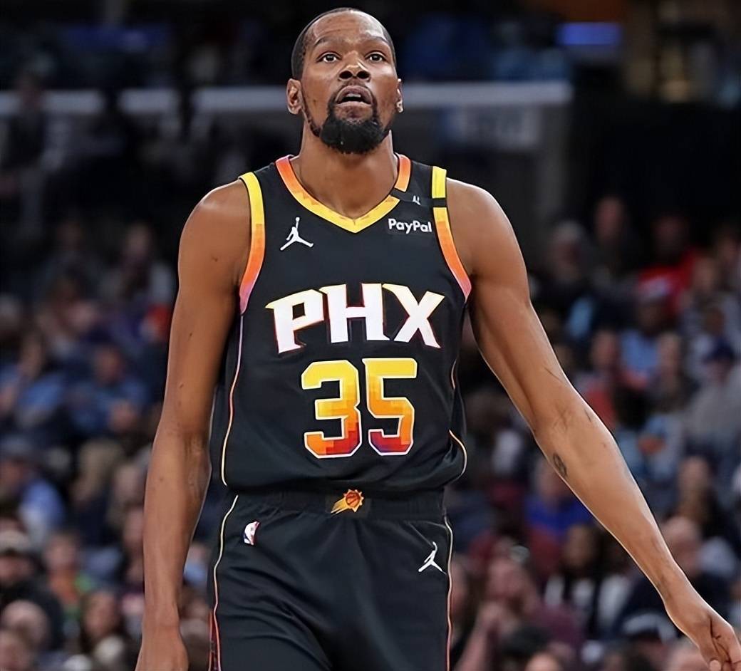 杜兰特在热火比赛中精彩发挥，败北引发热议！